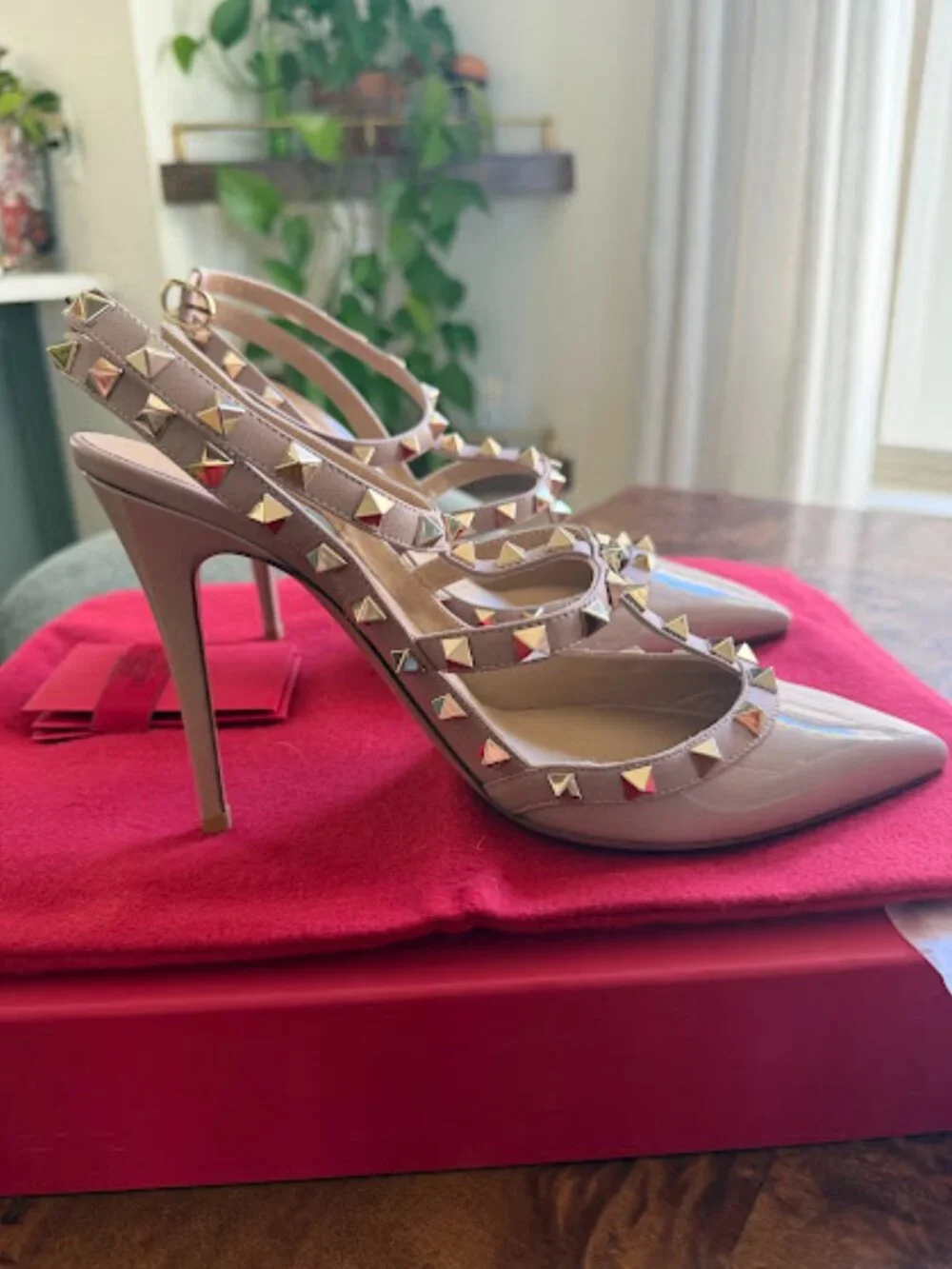 Valentino Rockstud Heels, Size 39, Beige